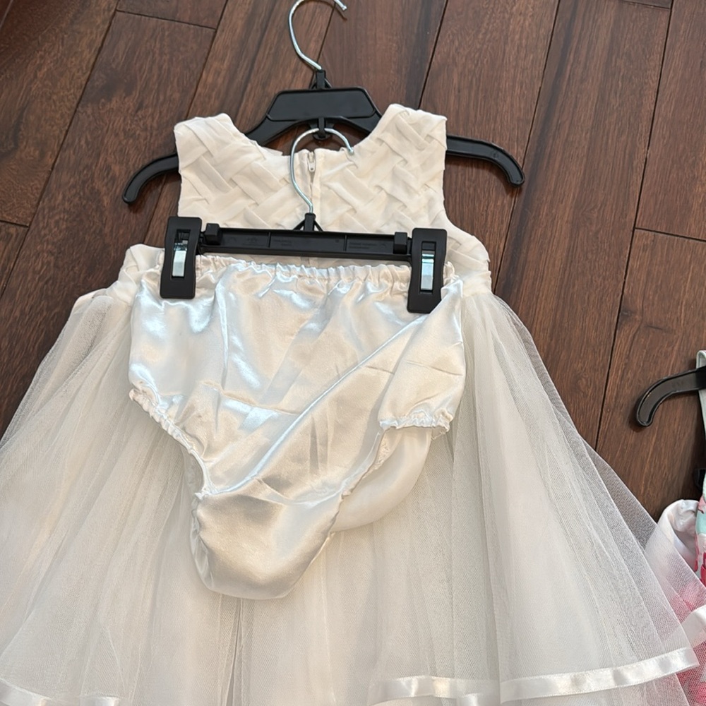 Girls Spring Dress Bundle - Picture 4 of 5